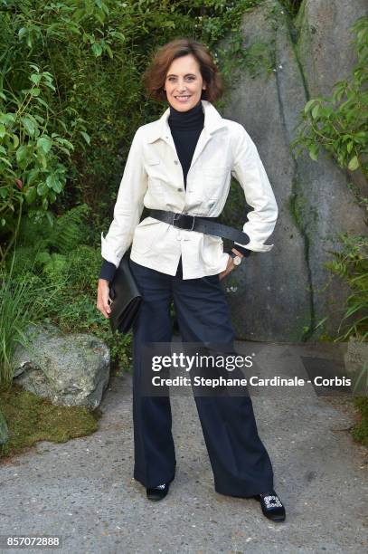 Ines De La Fressange attends the Chanel show as part of the Paris Fashion Week Womenswear Spring/Summer 2018 at on October 3, 2017 in Paris, France.