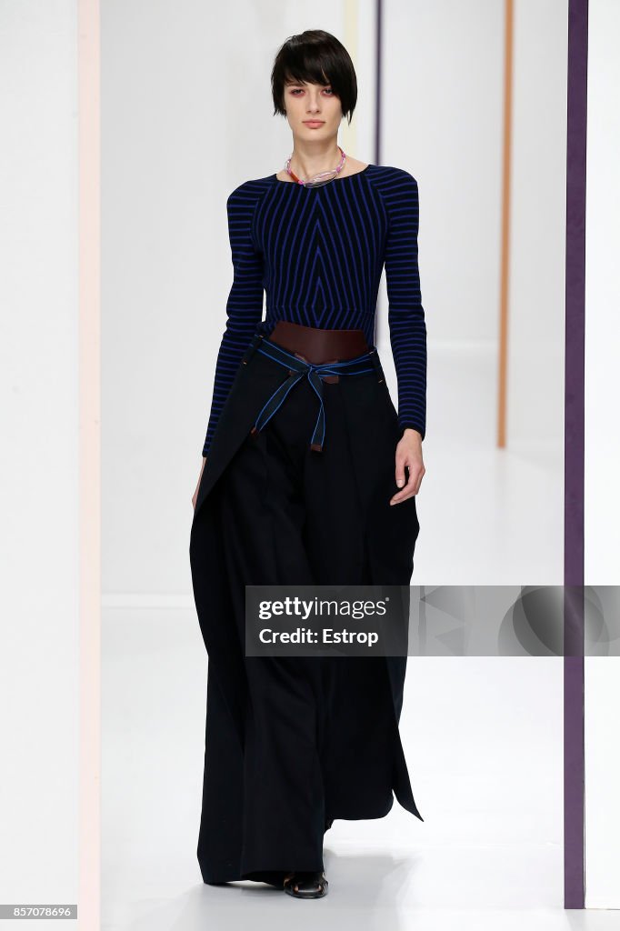 Hermes : Runway - Paris Fashion Week Womenswear Spring/Summer 2018