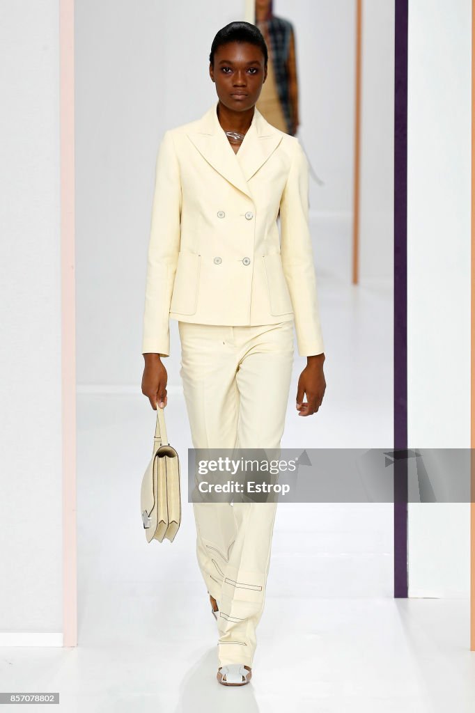 Hermes : Runway - Paris Fashion Week Womenswear Spring/Summer 2018