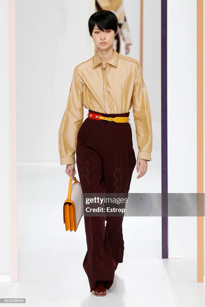 Hermes : Runway - Paris Fashion Week Womenswear Spring/Summer 2018