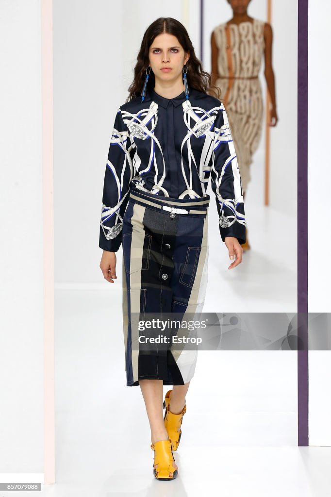 Hermes : Runway - Paris Fashion Week Womenswear Spring/Summer 2018