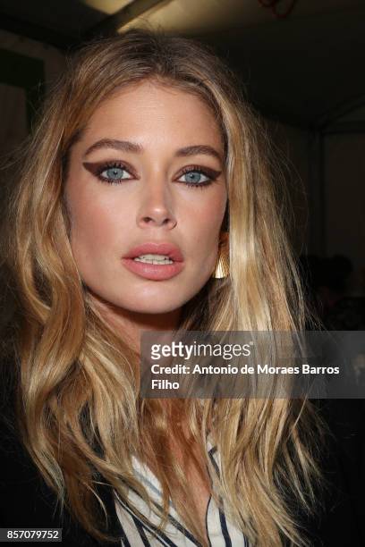 Doutzen Kroes prepares Backstage Prior the L'oreal Show as part of the Paris Fashion Week Womenswear Spring/Summer 2018 on October 1, 2017 in Paris,...