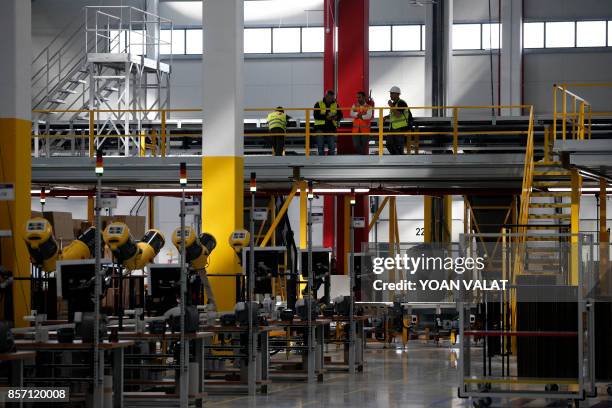 Amazon Factory Photos and Premium High Res Pictures - Getty Images