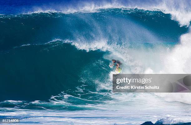 Friday, 28 November, 2008. Vans Triple Crown of Surfing. O' Neill World Cup of Surfing, 6-Star ASP World Qualifying Series, Sunset Beach, North...