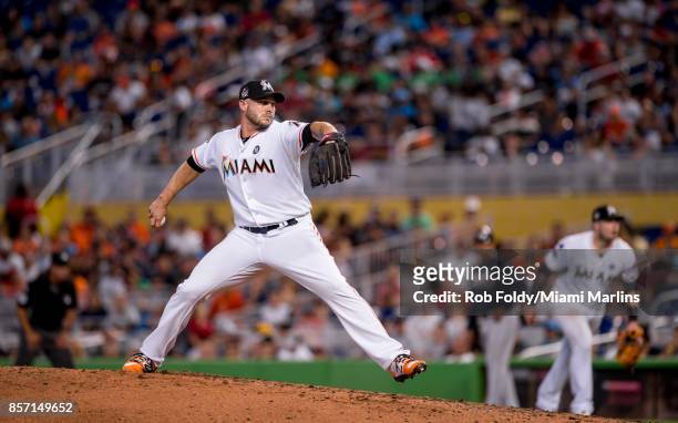 Dustin McGowan of the Miami Marlins pitches during the game against the Atlanta Braves at Marlins Park on October 1, 2017 in Miami, Florida.