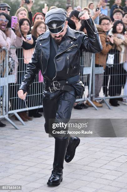 Peter Marino is seen arriving at Louis Vuitton show during Paris Fashion Week Womenswear Spring/Summer 2018 on October 3, 2017 in Paris, France.