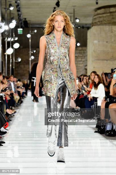 Model walks the runway during the Louis Vuitton Paris show as part of the Paris Fashion Week Womenswear Spring/Summer 2018 on October 3, 2017 in...