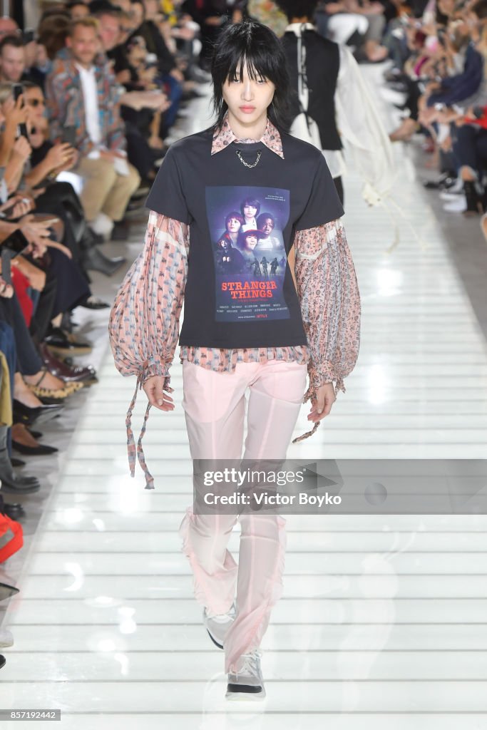 Louis Vuitton : Runway - Paris Fashion Week Womenswear Spring/Summer 2018