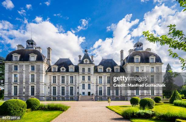 château de cheverny loire valley - sologne stock pictures, royalty-free photos & images