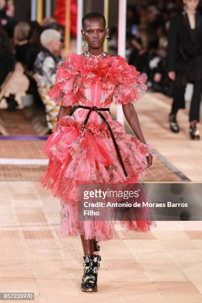 Model walks the runway during the Alexander McQueen show as part of the Paris Fashion Week Womenswear Spring/Summer 2018 on October 2, 2017 in Paris,...