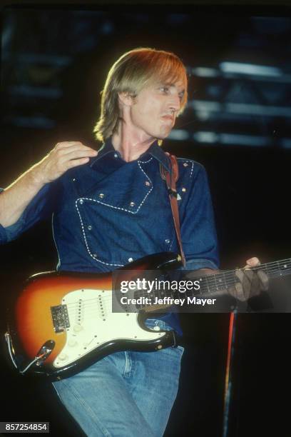 Tom Perry Tom Petty File Photos and Premium High Res Pictures - Getty Images