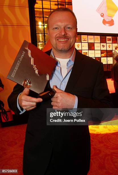 YvonneHAMBURG, GERMANY Stefan Raab pose with his Herbert Award after the Herbert Award 2009 Gala at the Elysee Hotel on March 30, 2009 in Hamburg,...