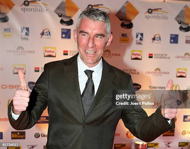 Mirko Slomka arrives for the Herbert Award 2009 Gala at the Elysee Hotel on March 30, 2009 in Hamburg, Germany.