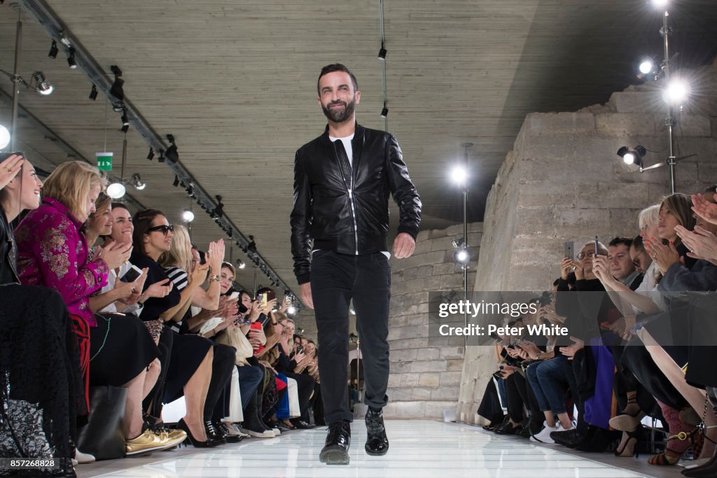 Louis Vuitton : Runway - Paris Fashion Week Womenswear Spring/Summer 2018