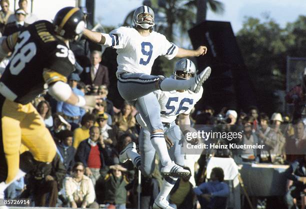 Super Bowl X: Dallas Cowboys Mitch Hoopes in action, punt vs Pittsburgh Steelers. Miami, FL 1/18/1976 CREDIT: Heinz Kluetmeier