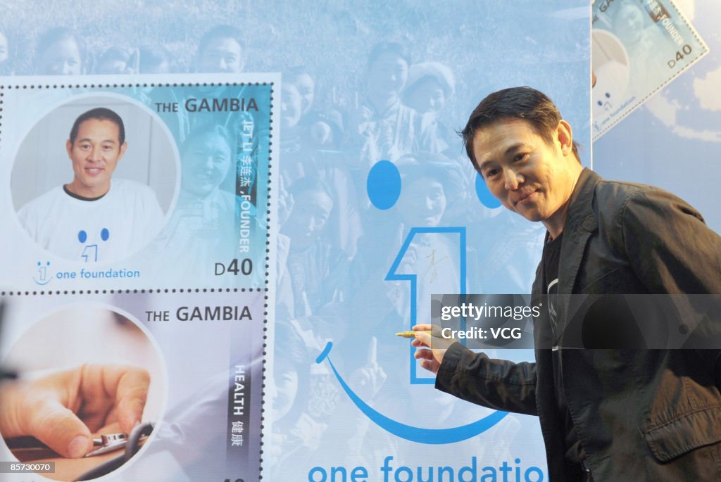Jet Li Nation Chinese movie star Jet Li attends the unveiling of the One Foundation ...