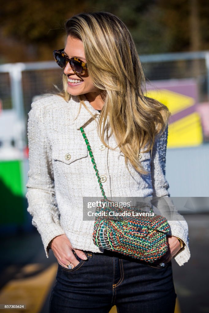 Street Style : Paris Fashion Week Womenswear Spring/Summer 2018 : Day Eight
