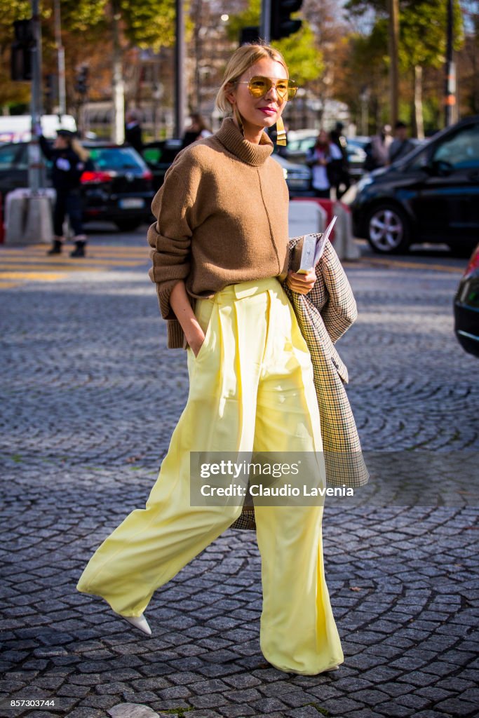 Street Style : Paris Fashion Week Womenswear Spring/Summer 2018 : Day Eight