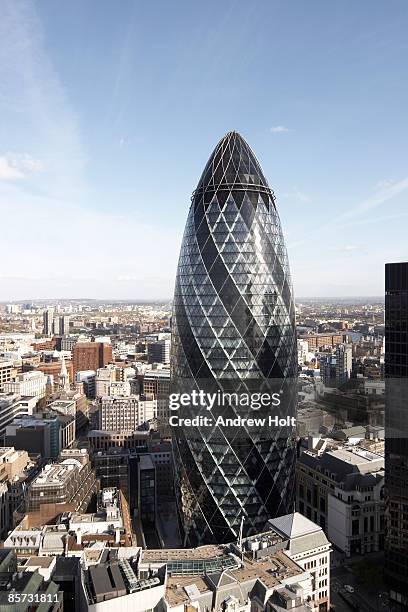london high cityscape with gherkin building - sir norman foster building fotografías e imágenes de stock