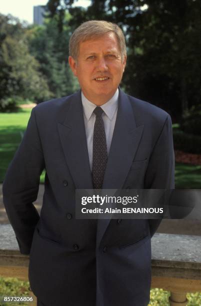 Gilles Menage, directeur d'EDF - Electricite de France - lors de l'accord dur l'enterrement des lignes EDF haute tension le 25 aout 1992 a Paris,...