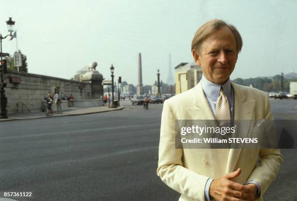 Le romancier americain sur la Place de la Concorde le 9 septembre 1988 a Paris, France.