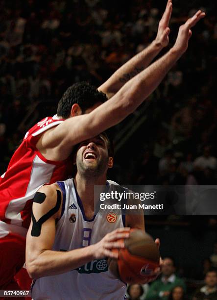 Felipe Reyes of Real Madrid in action during the Play Offs Game 3 Real Madrid v Olympiacos Piraeus on March 31, 2009 at the Palacio Vistalegre in...