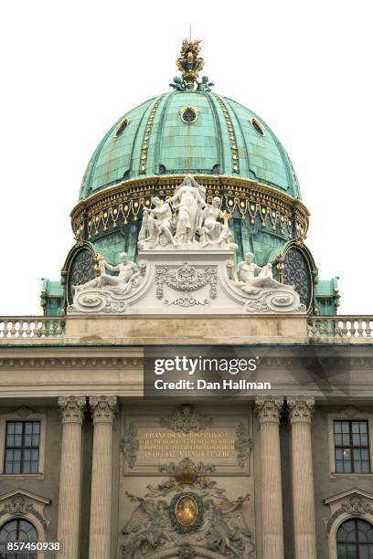 dome of the st michael gate at hofburg complex - the hofburg complex foto e immagini stock