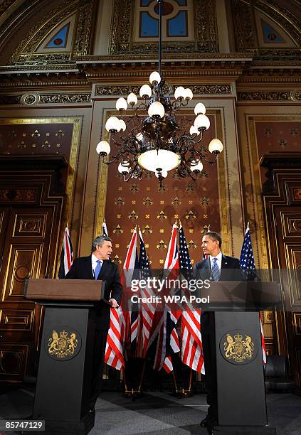 Britain's Prime Minister Gordon Brown and US President Barack Obama attend a press conference at the Foreign and Commonwealth Office on April 1, 2009...