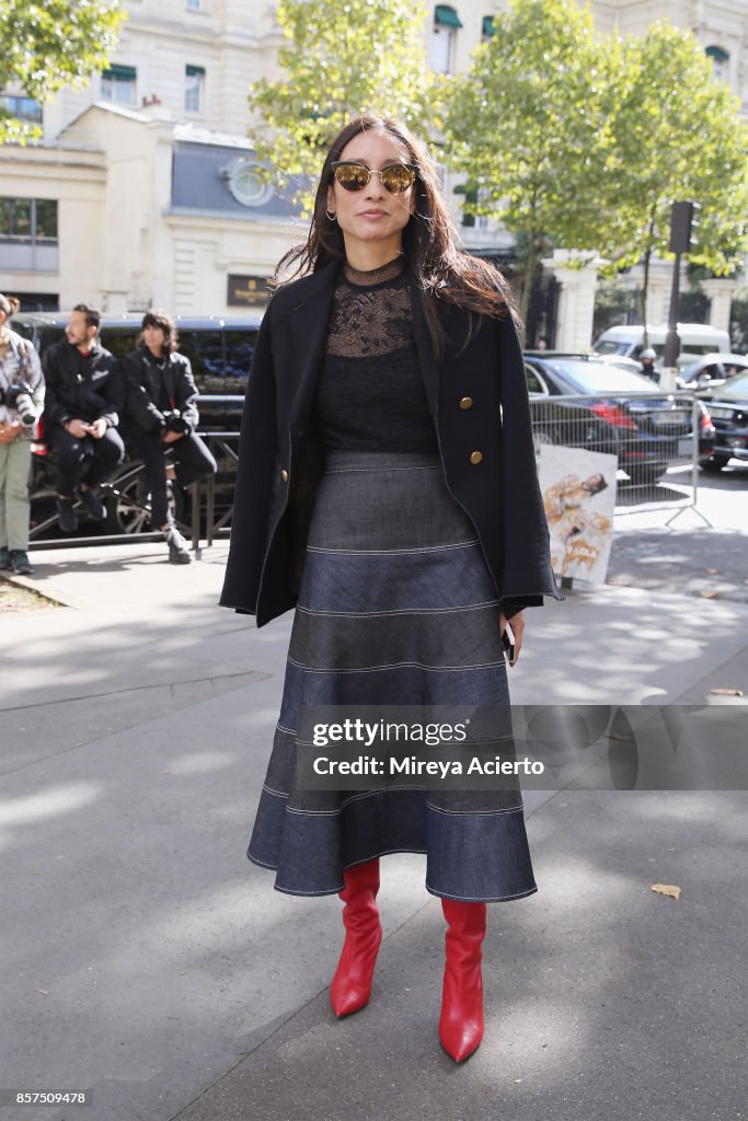 Street Style : Paris Fashion Week Womenswear Spring/Summer 2018 : Day Eight