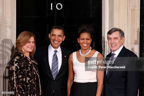 Sarah Brown wife of Gordon Brown, US President Barack Obama, his wife Michelle Obama and British Prime Minister Gordon Brown arrive at Downing Street...