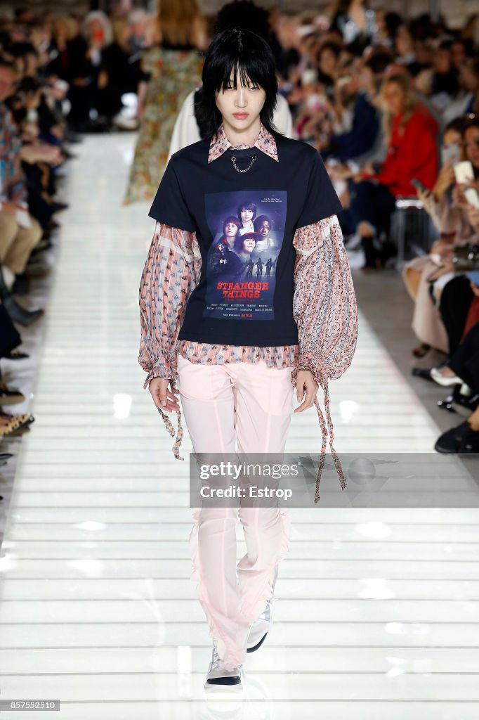 Louis Vuitton : Runway - Paris Fashion Week Womenswear Spring/Summer 2018