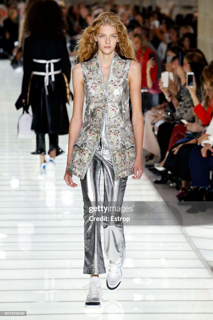 Louis Vuitton : Runway - Paris Fashion Week Womenswear Spring/Summer 2018