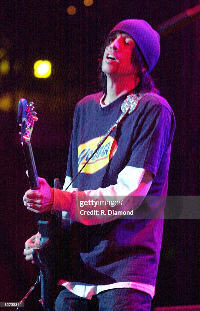 Stuart Mathis Guitarist Stuart Mathis of Lifehouse News Photo - Getty Images