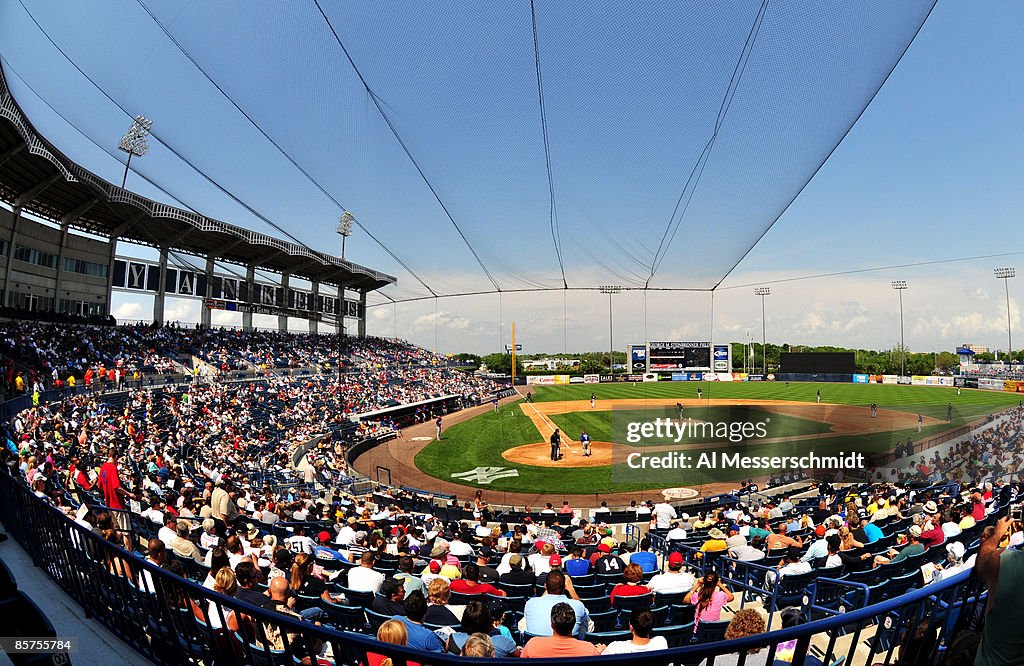 Philadelphia Phillies v New York Yankees