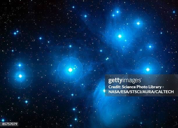 pleiades star cluster - las pléyades fotografías e imágenes de stock