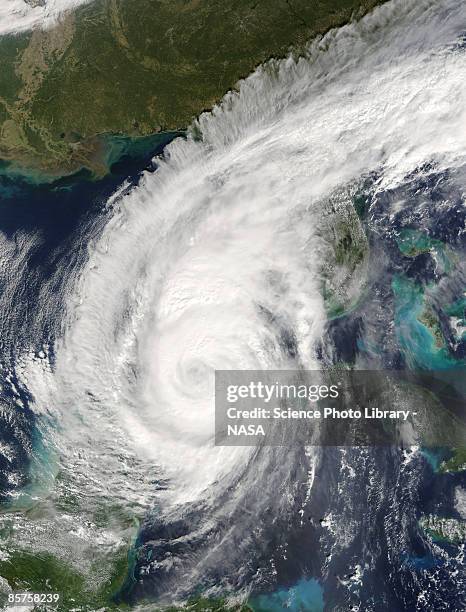terra satellite image of hurricane wilma as it approaches florida - gulf coast states stockfoto's en -beelden