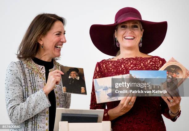 Queen Maxima of The Netherlands opens with director Emilie Gordenker the travelling exhibition 'Ten Top Pieces On Tour' in the Mauritshuis museum on...