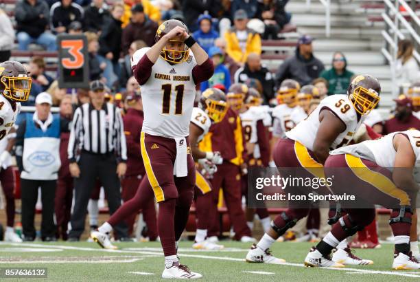 Central Michigan quarterback Shane Morris signals the play during a game between the Boston College Eagles and the Central Michigan Chippewas on...