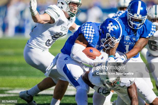 Kentucky running back Benjamin Snell Jr. Runs the ball during a regular season college football game between the Eastern Michigan Eagles and the...