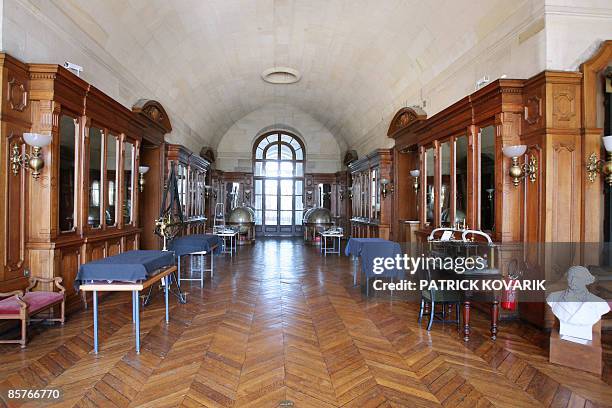 Picture taken on March 19, 2009 in Paris, shows Cassini room at the Paris Observatory, the most ancient of Europe and one of the largest astronomical...