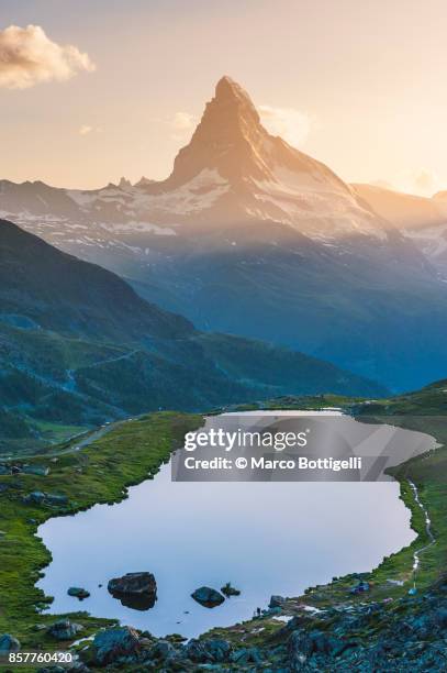 matterhorn. zermatt, switzerland. - 4000 meter stock-fotos und bilder