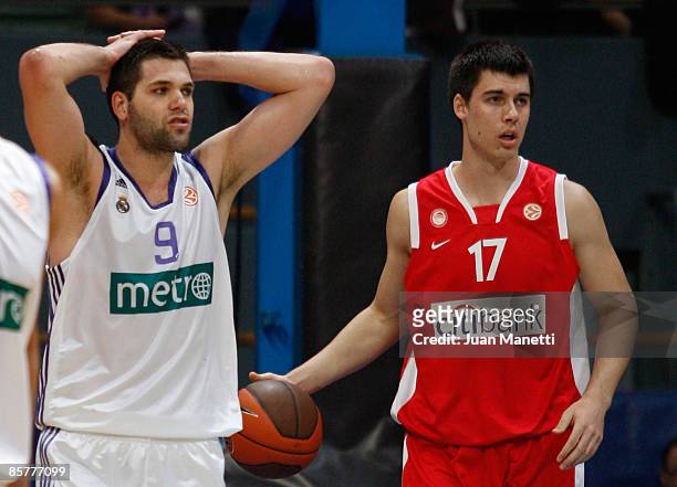 Felipe Reyes, #9 of Real Madrid in action during the Euroleague Basketball Play Offs Game 4, Real Madrid v Olympiacos Piraeus at the Palacio...