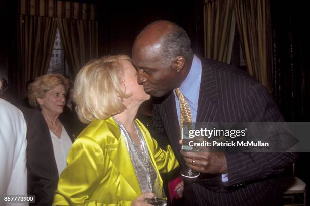 Liz Smith, Vernon Jordan Liz Smith's 'Natural Blonde' publication party Le Cirque, NYC September 21, 2000.