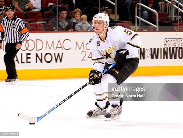 Matt Niskanen of the Dallas Stars looks to pass the puck against the Phoenix Coyotes on March 30, 2009 at Jobing.com Arena in Glendale, Arizona.