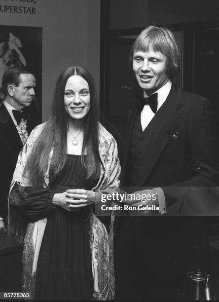 Marcheline Bertrand and Jon Voight