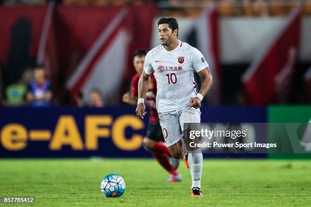 Shanghai FC Forward Givanildo Vieira De Sousa in action during the AFC Champions League 2017 Quarter-Finals match between Guangzhou Evergrande vs...