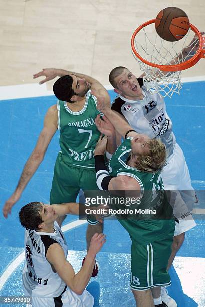Wallace of Benetton Basket Tamoil competes with Marijonas Petravicius of Lietuvos Rytas during the Eurocup Basketball Quarter Final 2 between...