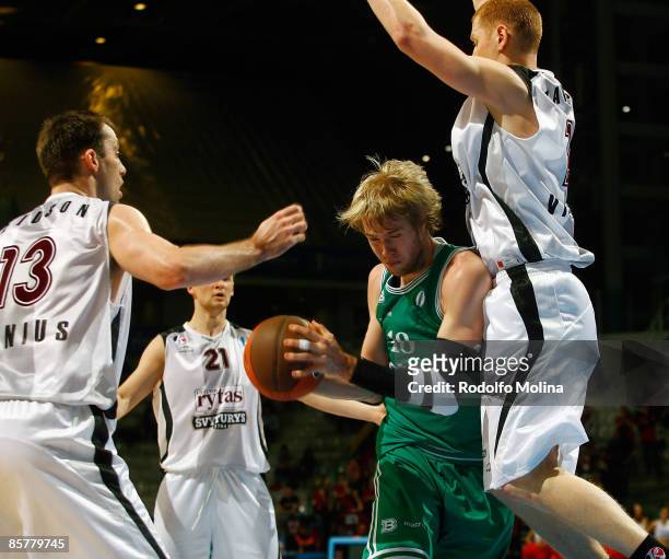Wallace of Benetton Basket Tamoil handles the ball during the Eurocup Basketball Quarter Final 2 between Benetton Basket Tamoil and Lietuvos Rytas at...