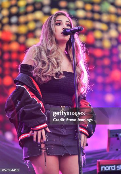 Alina Baraz performs at Levi's Stadium on October 4, 2017 in Santa Clara, California.