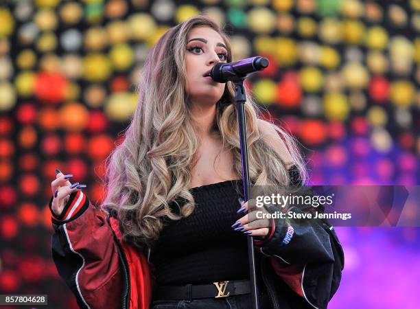 Alina Baraz performs at Levi's Stadium on October 4, 2017 in Santa Clara, California.